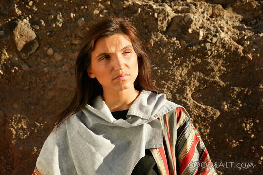 Isrealite Woman Looking Up