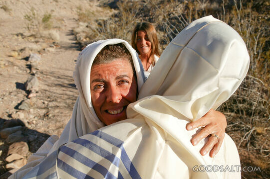 Jesus Hugs Isrealite Woman