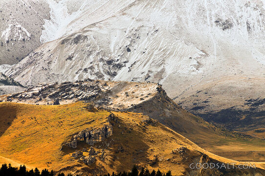 Close mountainside detail.