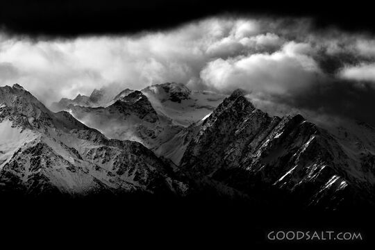 Majesty Above the Mountain Peaks