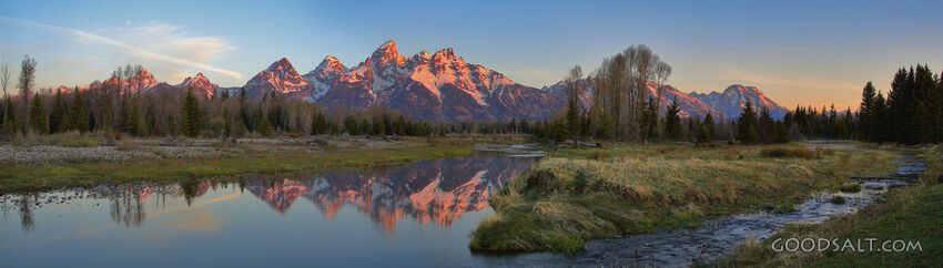 WYOMING. Teton National Park. Panorama of Teton mountain ran