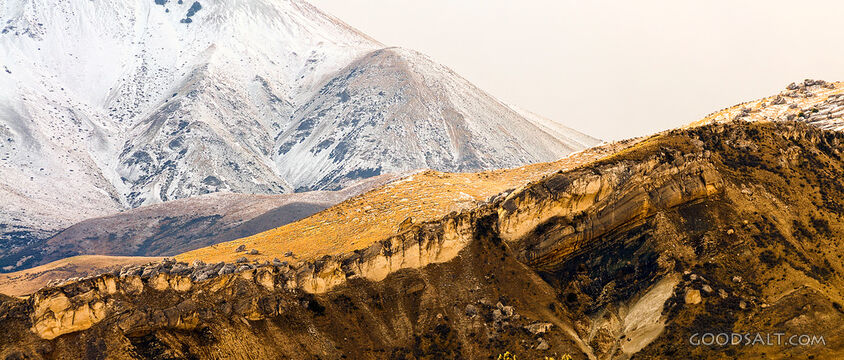 snowy mountainous scenery at Arthurs Pass, NZ
