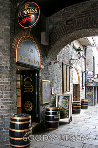 Old Stone Pub in Dublin Alley