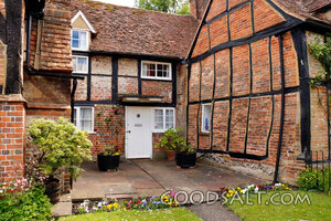 Historic Cottage Courtyard